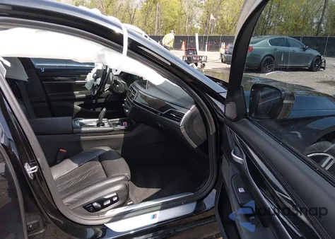 2019 BMW 740I из США, поврежденный, VIN WBA7E2C59KB217490